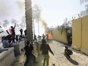 إصابة 3 أشخاص في قصف استهدف السفارة الأمريكية ببغداد