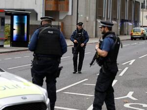 إصابة 10 بريطانيين بينهم 3 من الشرطة إثر هجوم بمادة كيماوية