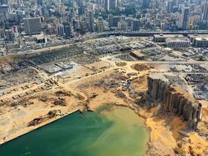 الدمار في مرفأ بيروت (اف ب)