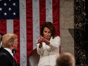 بيلوسي تعلن رسميا فتح تحقيق رسمي بهدف عزل ترامب