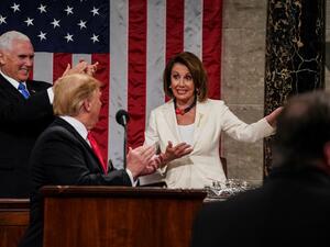 يركز التحقيق على المكالمة الهاتفية التي طلب فيها ترامب من رئيس أوكرانيا فتح تحقيق فساد مع جو بايدن