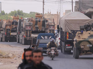 تركيا ترسل تعزيزات عسكرية إلى إدلب