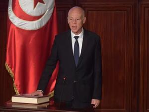 الرئيس التونسي يؤكد خلال مكالمة مع ماكرون حياد بلاده في الأزمة الليبية