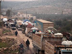 الخوذ البيضاء: نظام دمشق وحلفاؤه يستهدفون إدلب بكارثة إنسانية كبيرة