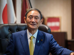  رئيس الوزراء الياباني يوشيهيدي سوغا 