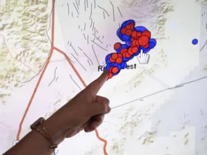 زلزال بقوة 5.9 درجة يضرب مدينة بيتونغ الإندونيسية