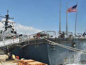 إصابة عدد من البحّارة جراء حريق على متن سفينة عسكرية في كاليفورنيا