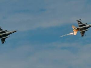 مقاتلتا اف-16 تايوانيتان خلال تدريبات عسكرية في تايوان