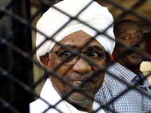 عمر البشير خلال جلسات محاكمته