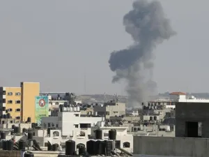 طائرات حربية إسرائيلية تشن غارة جنوبي قطاع غزة