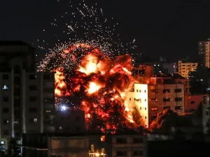 العدوان الاسرائيلي يسفر عن استشهاد 11 غزيا