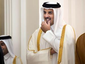 أمير قطر يصادق على قرار أشاد به مسؤول سعودي