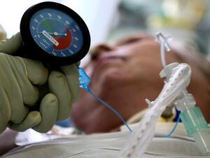 إصابات كورونا حول العالم تقترب من 43,5 مليون