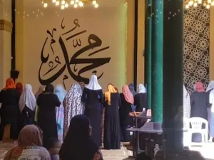 كوبا تسجل تزايد اعتناق نسائها للإسلام.. الحجاب يغزو الشوارع