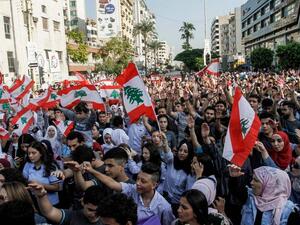 استمرار الحراك بلبنان.. ودعوات لعرقلة جلسة البرلمان المقبلة