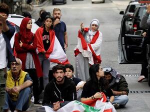 إصابة لبناني بالرصاص أثناء محاولة إغلاق طريق في بيروت