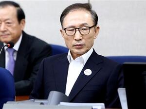 تأييد حكم بالسجن 17 عاماً على الرئيس الكوري الجنوبي الأسبق لي ميونغ -باك