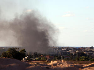 قوات حكومة ليبية توجه 24 ضربة جوية لقاعدة