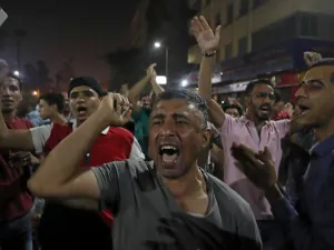 محتجون ضد السيسي في القاهرة
