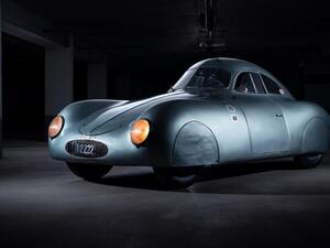 السيارة الأولى في التاريخ التي تحمل اسم بورش هي السيارة من نوع 64 – وهي سيارة سباق