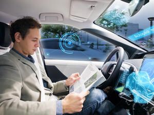 تقوم شركة الهندسة بوش بتطوير “نظام مراقبة داخلي” يستخدم كاميرات مدمجة في عجلة القيادة للسيارة ومرآة للرؤية الخلفية لمشاهدة سائقي السيارات