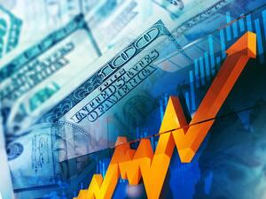 الدولار يتجه نحو أعلى مستوى له منذ 16 شهرا