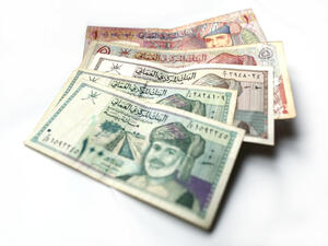 قالت وكالة Moody's إن انخفاض أسعار النفط في الأجل المتوسط سيزيد بشدة من ديون عمان وسيقوض قدرتها على تحمل الدين