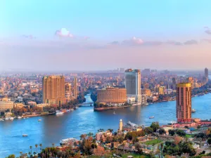 من المخطط تشغيل الناقلتين بمينائي السويس وبورسعيد، مما يعظم من إيرادات الشركة