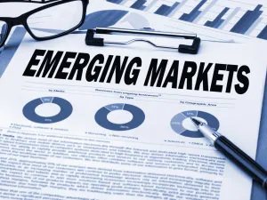  اجتذبت الأسهم في الأسواق الناشئة تدفقات قوية بلغت 12.9 مليار دولار