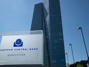 ستحتاج كريستين لاجارد؛ إلى مواجهة الشك داخل صفوف مؤسستها وتوسيع تدخلات البنك المركزي النقدية عند تفاقم التدهور الاقتصادي