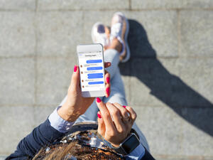 فيسبوك يتيح اسضافة البث المباشر من غرف Messenger
