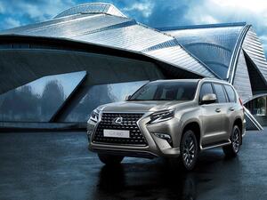 تم تزويد السيارة GX بمحرك V8 سعة 4.6 لتر، مما يولد طاقة أكثر من 300 حصان