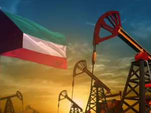  مؤسسة البترول الكويتية في المراحل النهائية لتوقيع قرض ضخم بقيمة مليار دولار مع البنوك العالمية وذلك بغرض تمويل رأس المال العام للمؤسسة