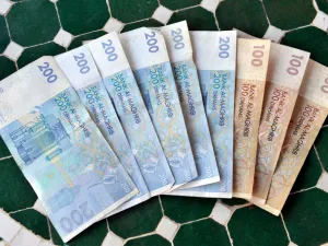 البرلمان المغربي يدرس النتائج المترتبة عن تأجيل سداد القروض وصعوبات تمويل الشركات