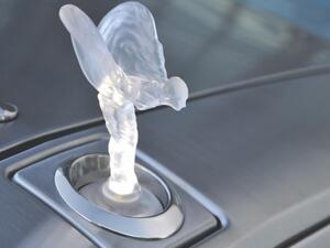 الاتحاد الأوروبي يمنع شعار رولز رويس المضيء لأجل “الحد من التلوث”!