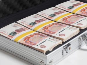 الروبل الروسي ينتظر نتائج اجتماع "أوبك+"