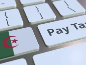 سيضطر الجزائريون إلى دفع ضريبة جديدة تُفرَض على مالكي السيارات. كما رفعت موازنة 2020 الرسم على التوطين البنكي للممتلكات والبضائع الموجهة للبيع