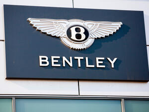 بنتلي تتوقع نمو السيارات الكهربائية بعد أزمة كورونا 
