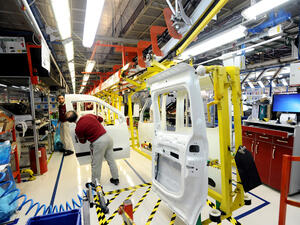 الإنتاج العالمي من السيارات قد يهبط بـ 20% في 2020 