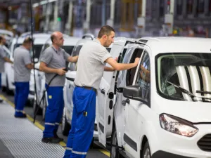 إنتاج السيارات بتركيا تتراجع بـ 22% في مارس بسبب كورونا