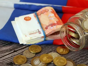 حسب يولافين فإن تأثير «كورونا» على سعر الروبل أسهم من جانب آخر في زيادة دخل الجمارك