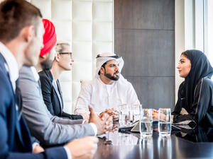 المساواة في الأجور بين الرجال والنساء في القطاع الخاص الإماراتي 