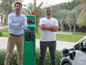 تهدف الرحلة لتسليط الضوء على إضافة محطات الشحن الجديدة للسيارات الكهربائية على طول الطريق، وتشجيع تبني وسائل النقل الصديقة للبيئة