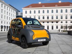 سيارة كهربائية ببطاريات قابلة للاستبدال