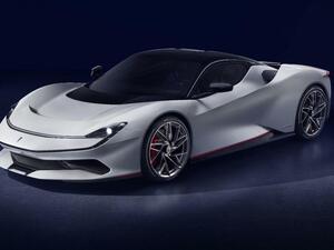 سيارة باتيستا الكهربائية بالكامل في أوتوموبيلي بينينفارينا