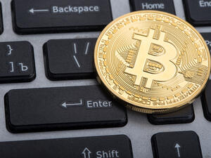 سجلت أسعار العملات الرقمية اليوم الأحد (الواحد والثلاثين من أكتوبر) انخفاضاً طفيف حتى الساعة 8:52 صباحاً حيث بلغت القيمة السوقية العالمية للعملات المشفرة 2.61 تريليون دولار