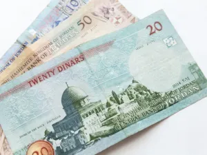  تقترح الحكومة زيادة الحد الأدنى للأجور بمقدار 42 دولاراً شهرياً