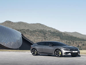 كيا تكشف عن سيارة الكروس أوفر الكهربائية الجديدة "EV6"