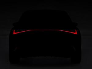 لكزس تنشر أول صورة تشويقية للجيل الجديد من IS