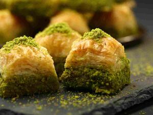 البقلاوة بالفستق الحلبي 